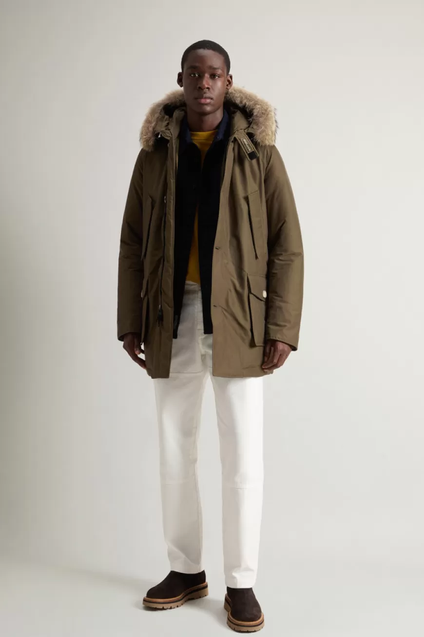 Arctic Parka aus Ramar Cloth mit abnehmbarem Pelzbesatz>Woolrich Fashion