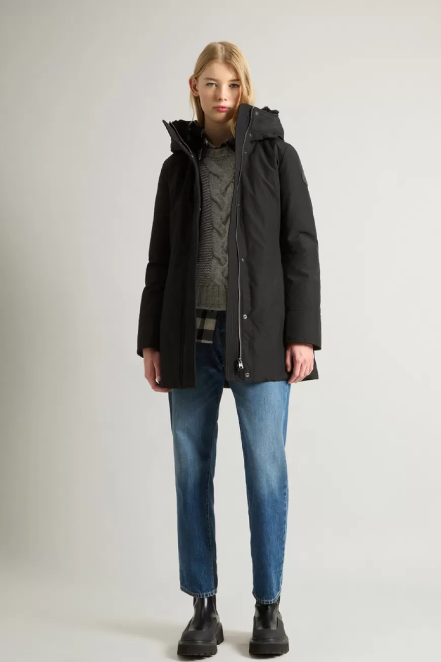 Boulder Parka mit Kapuze und abnehmbarem Pelzimitat-Besatz aus Ramar Cloth>Woolrich Fashion
