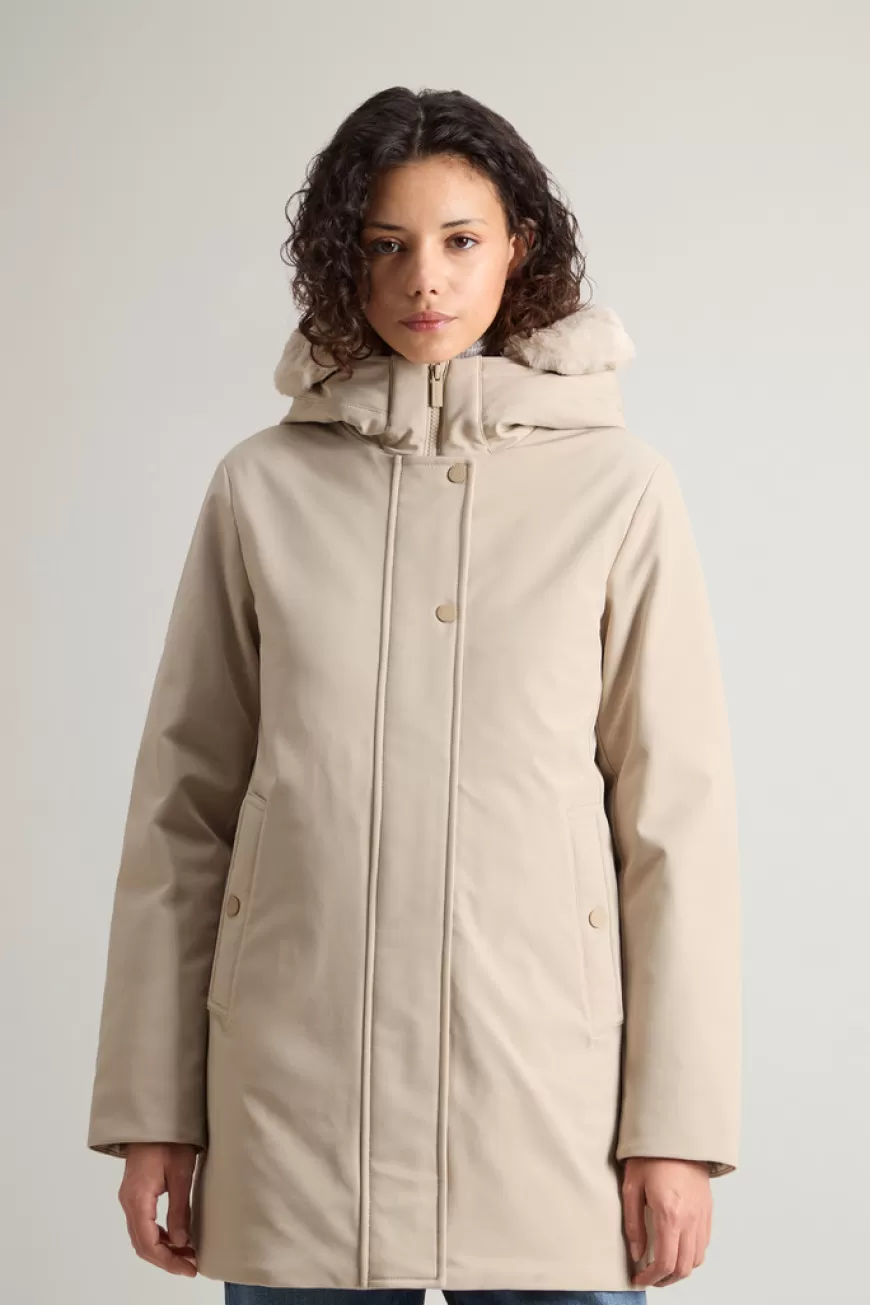 Firth Parka aus Tech Softshell mit abnehmbarem Kragen aus Pelzimitat>Woolrich Outlet