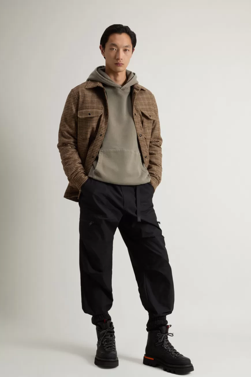 Stückgefärbter Kapuzenpullover aus reiner Baumwolle mit aufgesticktem Logo>Woolrich Outlet
