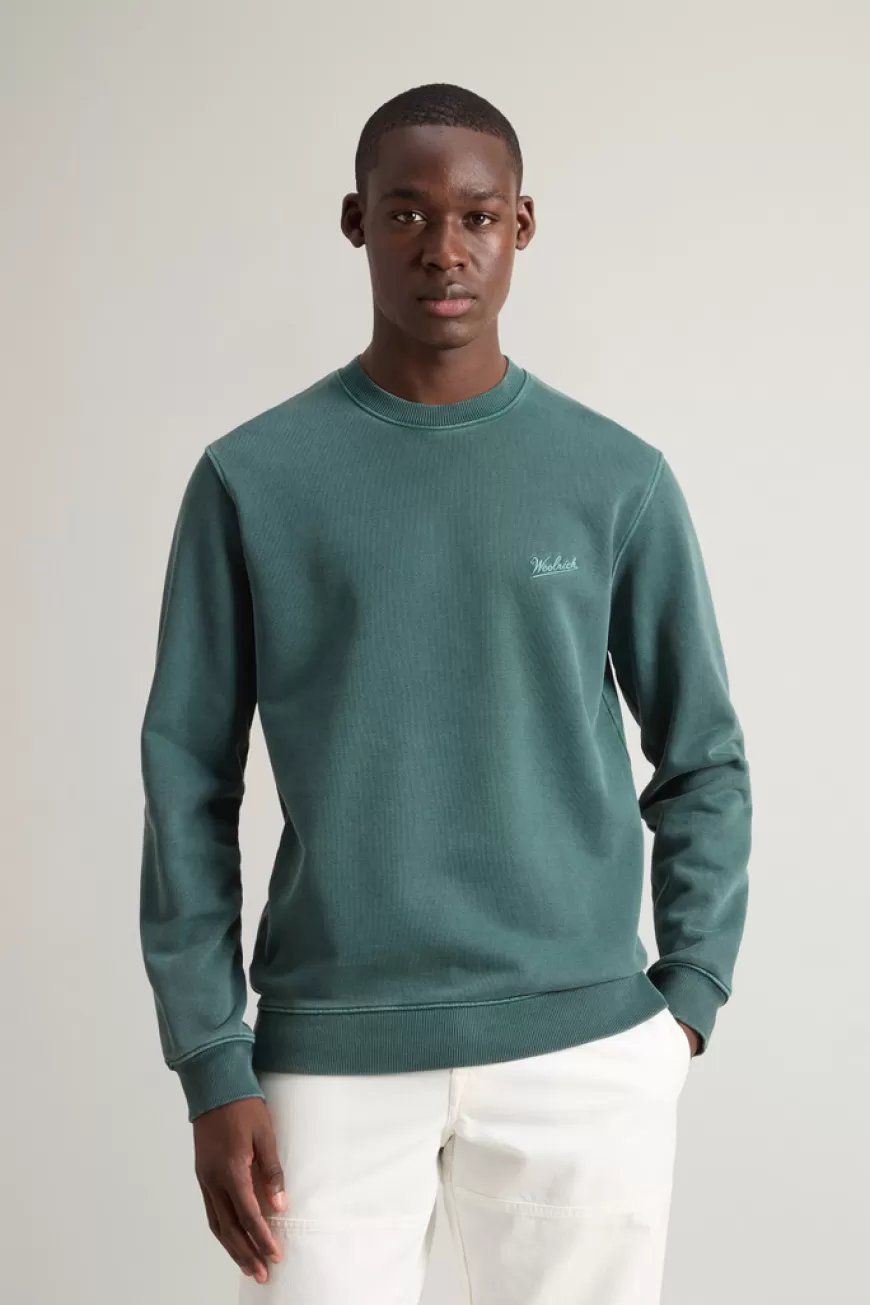 Stückgefärbtes Sweatshirt mit Rundhalsausschnitt aus reiner Baumwolle mit aufgesticktem Logo>Woolrich Store