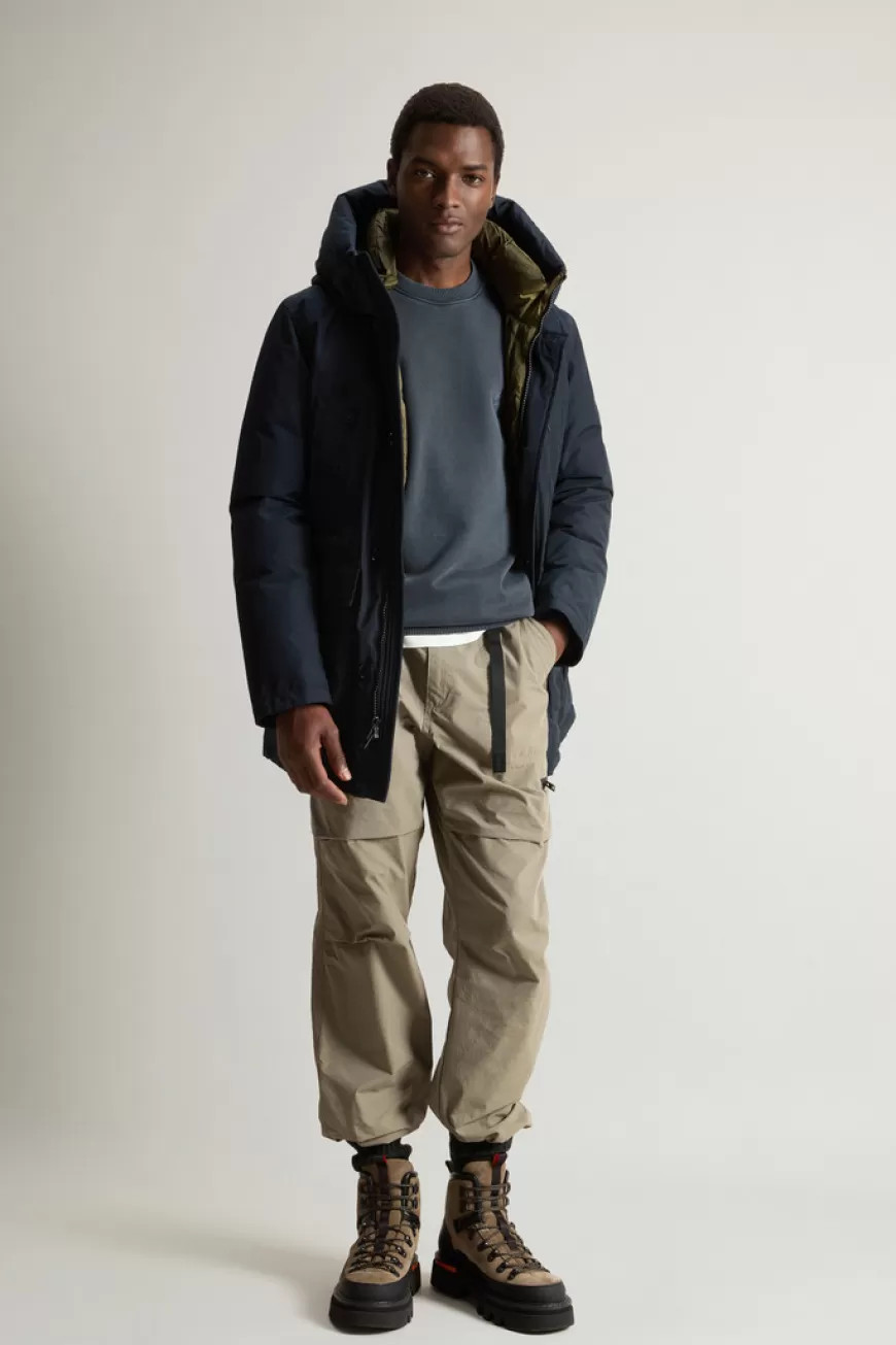 Stückgefärbtes Sweatshirt mit Rundhalsausschnitt aus reiner Baumwolle mit aufgesticktem Logo>Woolrich Shop